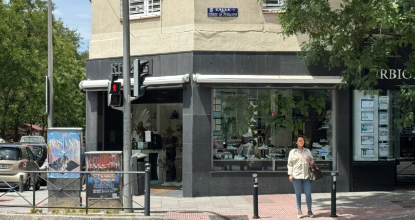 SACAMOS A LA VENTA ESTE PRECIOSO LOCAL COMERCIAL SITUADO EN CALLE JUAN BRAVO.